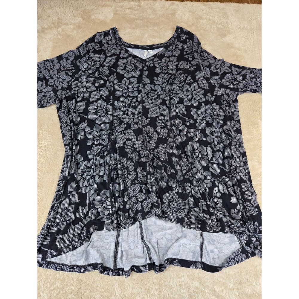 Est. 1946 Womens Plus 26/28W Black White Floral High Low V-Neck Tunic Top